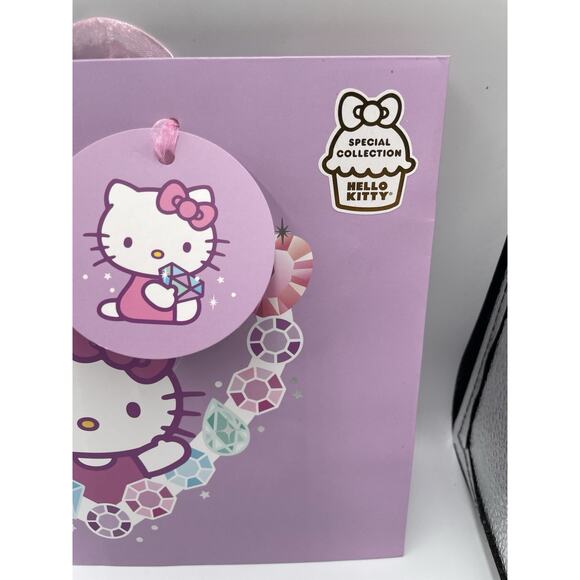 NEW Hello Kitty Sanrio Set Of 2 Gift Bags With Handles & Gift Tags - Picture 2 of 8